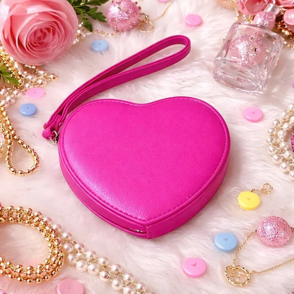 Juicy Couture Hot Pink Heart Shaped Wristlet‎ Pouch Gold Logo Zip Coin Purse